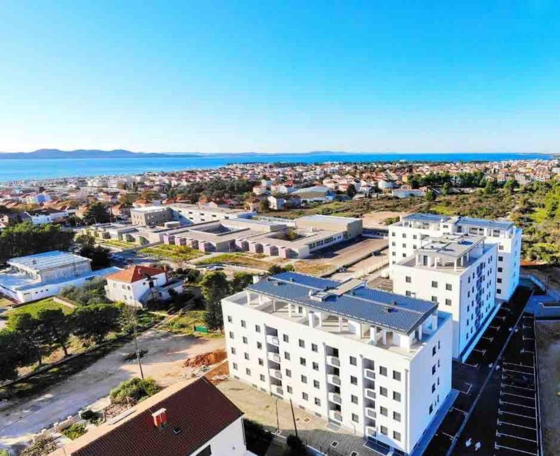 Apartment Roni + Besplatan Parking Zadar Exterior photo