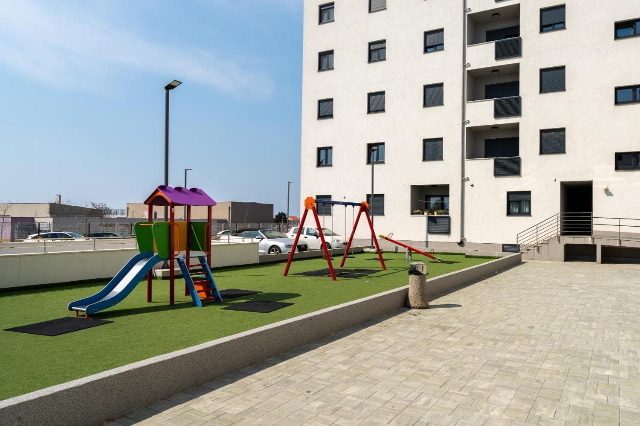 Apartment Roni + Besplatan Parking Zadar Exterior photo