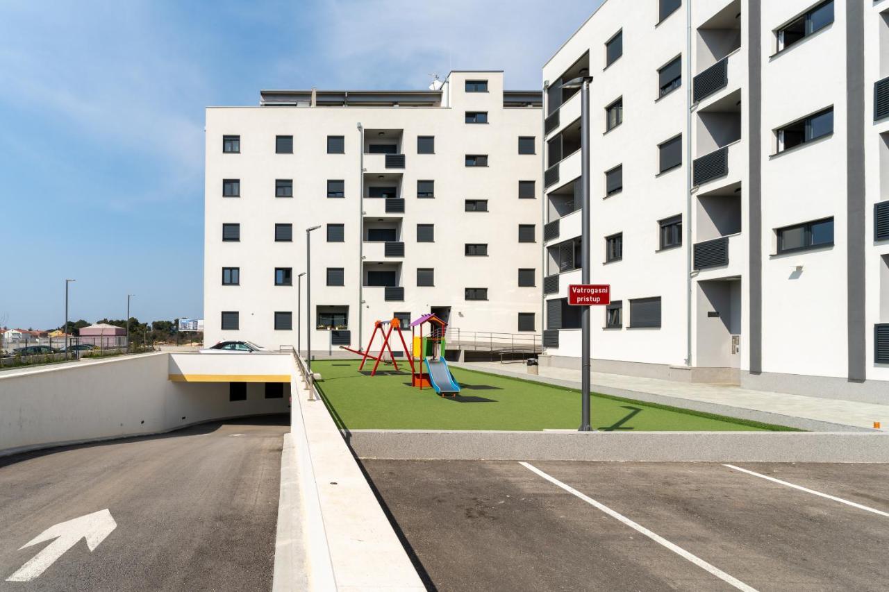 Apartment Roni + Besplatan Parking Zadar Exterior photo